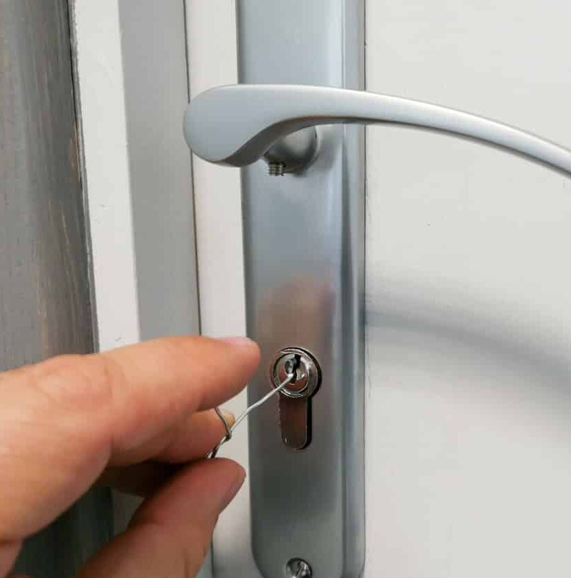 Türöffnung mit Draht